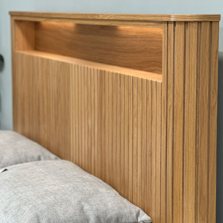 Daytona Fluted Oak Bed - Image 4