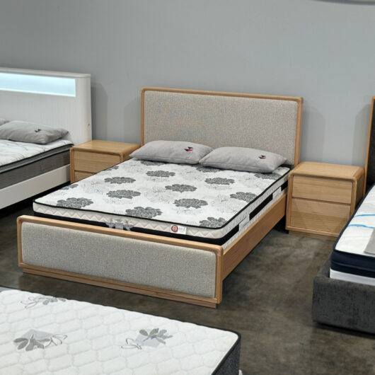 Riverton Messmate Bed